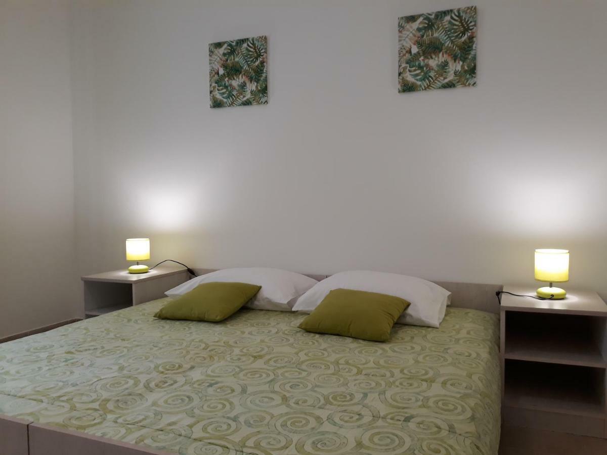 Apartments Jelicic Biograd Na Moru Eksteriør billede