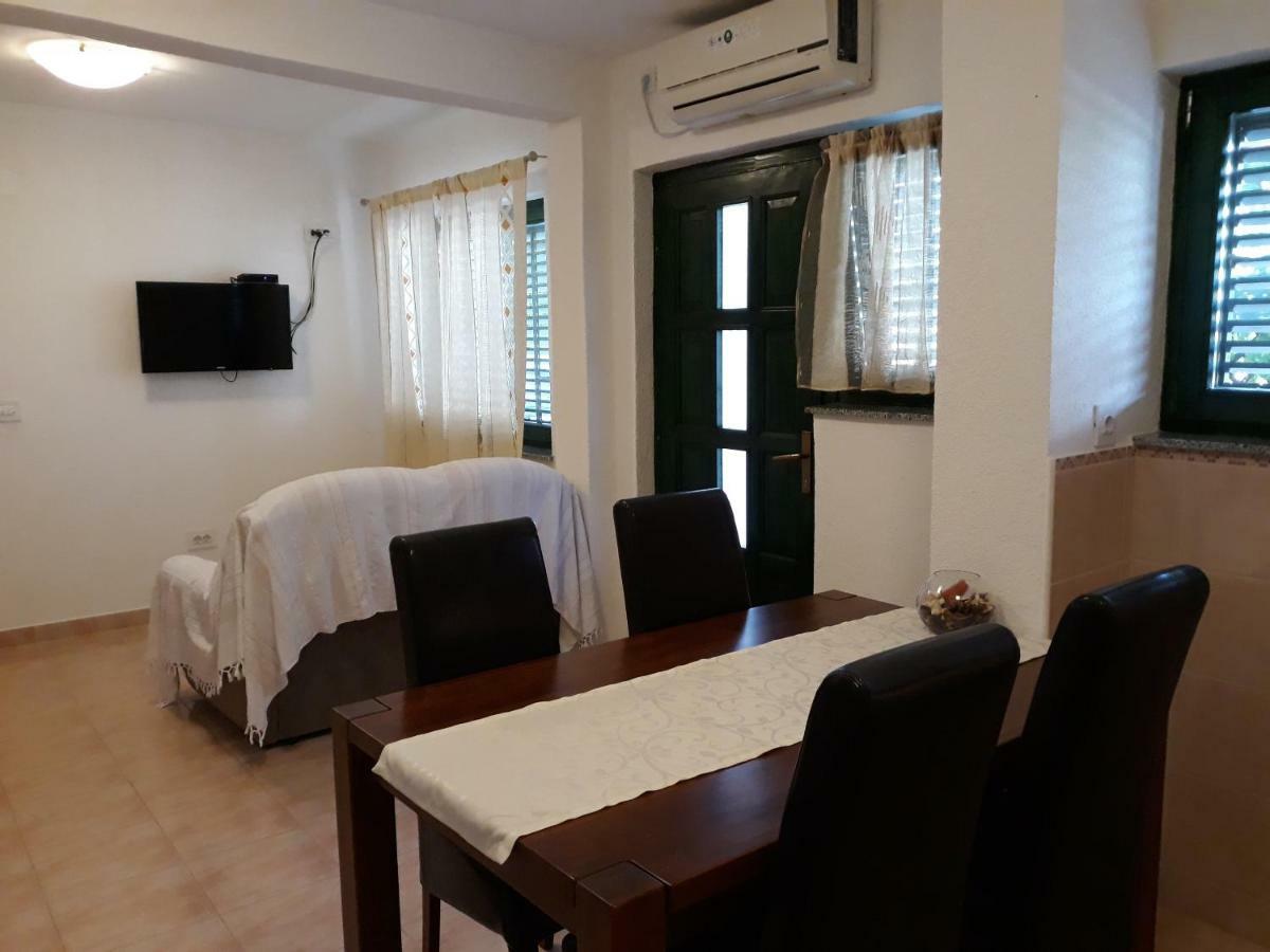 Apartments Jelicic Biograd Na Moru Eksteriør billede