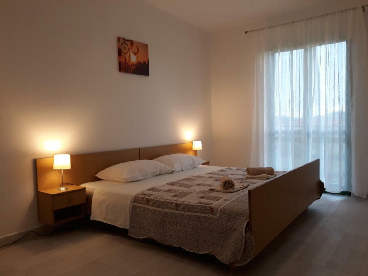 Apartments Jelicic Biograd Na Moru Eksteriør billede